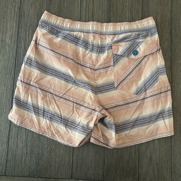 Patagonia Men's Wave Farer Volley Shorts. 5.5 inch inseam. - Picture 3 of 6